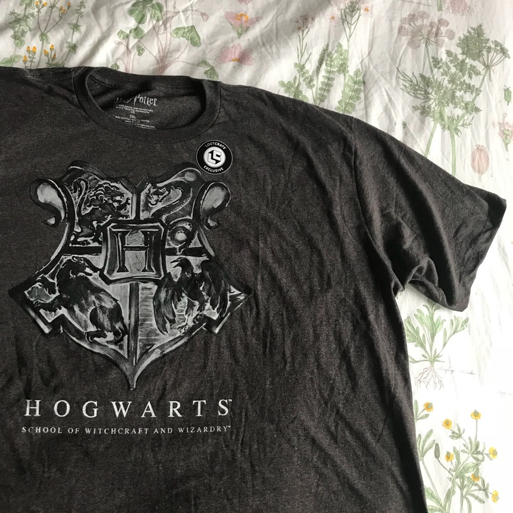 LootCrate and Harry Potter Hogwarts Crest T-shirt